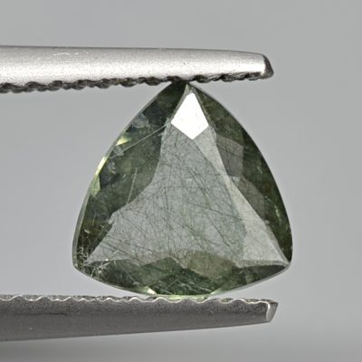 Actinolite-in-fluorapatite-0.99-ct.jpg