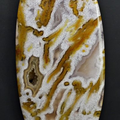 Agua-nueva-agate-66.05-ct.jpg