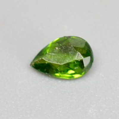 Chrome-diopside-0.17-ct.jpg
