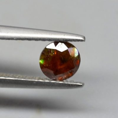 Rainbow-garnet-0.67-ct.jpg