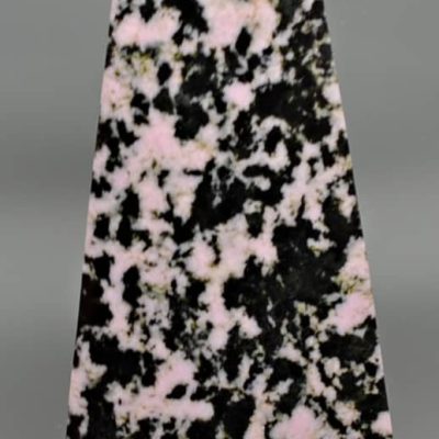 Thulite-black-jade-40.28-ct.jpg