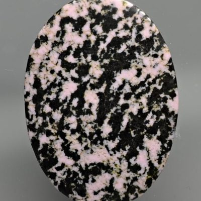 Thulite-black-jade-42.18-ct.jpg