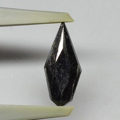 Zussmanite-riebeckite-0.89-ct.jpg