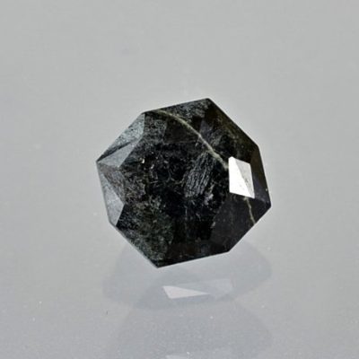 magnesio-ferri-fluoro-orneblende-3.28-ct.jpg